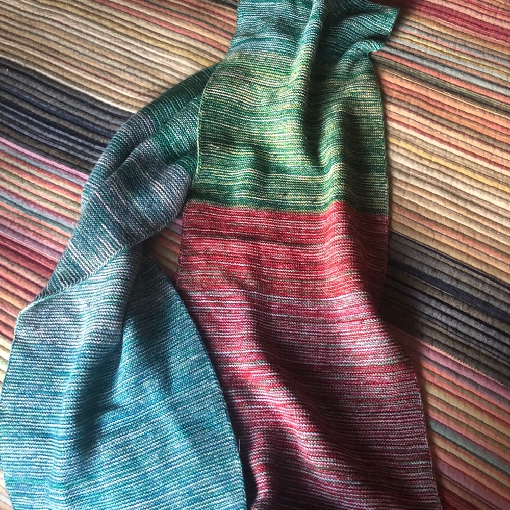 Knit scarf